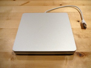 MacBook Air の外付けDVDドライブを購入する場合の注意点 